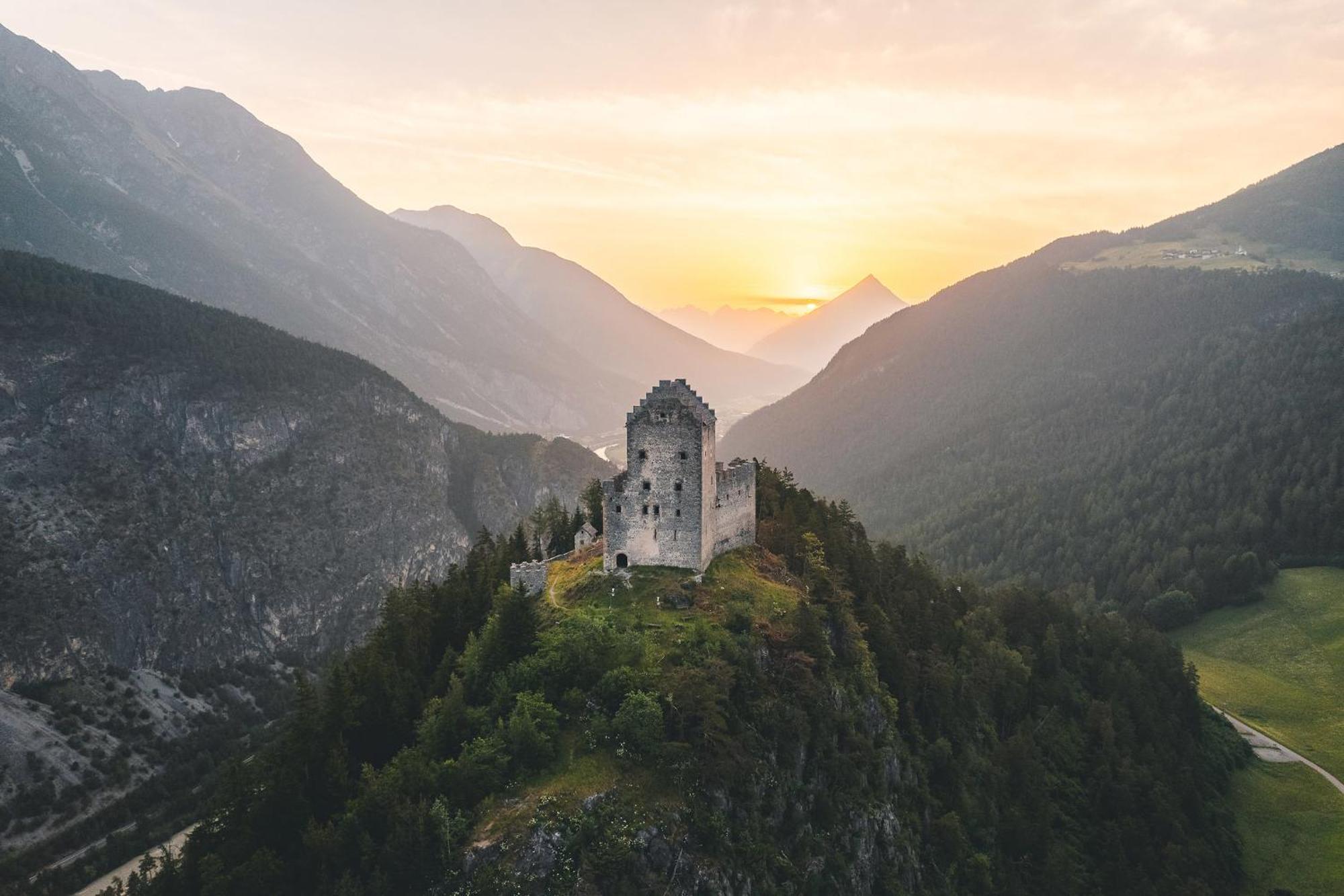 Lechtaler Alpenblick Landeck - Privatzimmer & Ferienwohnung Exteriör bild
