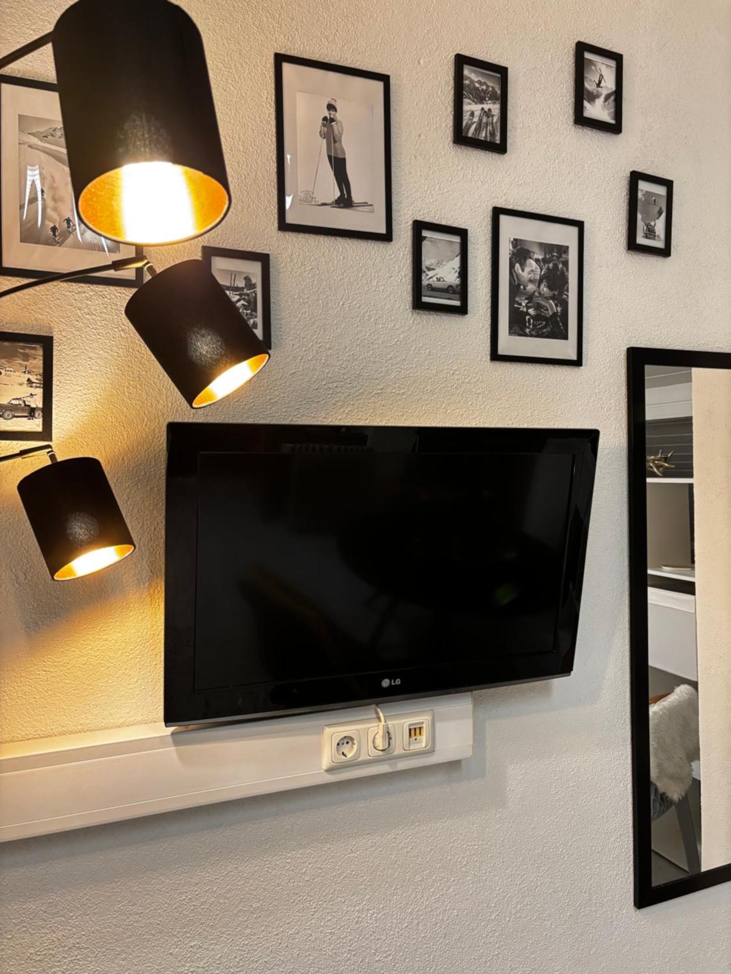 Lechtaler Alpenblick Landeck - Privatzimmer & Ferienwohnung Exteriör bild