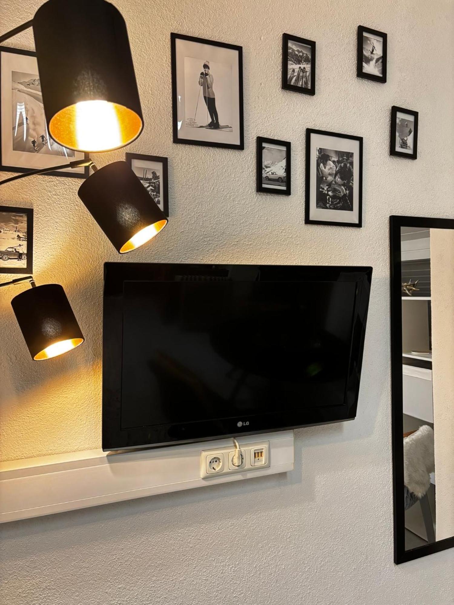 Lechtaler Alpenblick Landeck - Privatzimmer & Ferienwohnung Exteriör bild